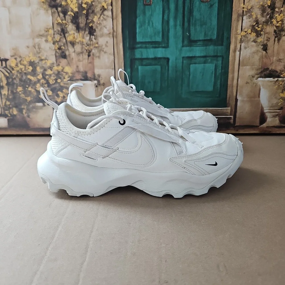 Nike TC 7900 - Sail / DD9682-100 / Women's Shoes Sneakers Size US 8